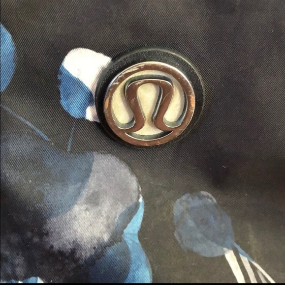 Lululemon Traveling Yogini Rucksack - Picture 8 of 8